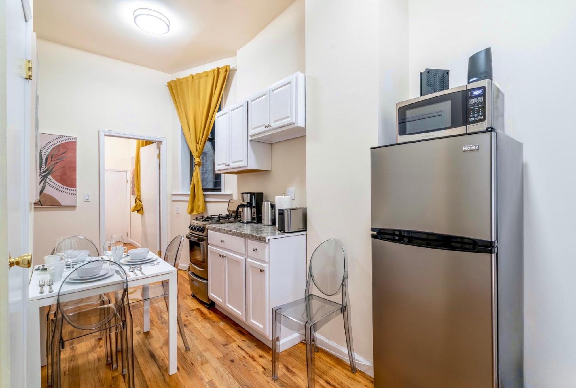 2 Bedroom Hidden Upscale Oasis Ню Йорк Екстериор снимка
