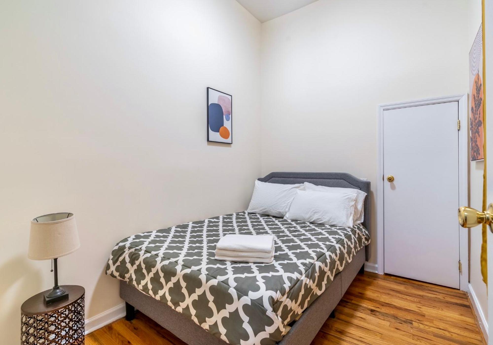 2 Bedroom Hidden Upscale Oasis Ню Йорк Екстериор снимка