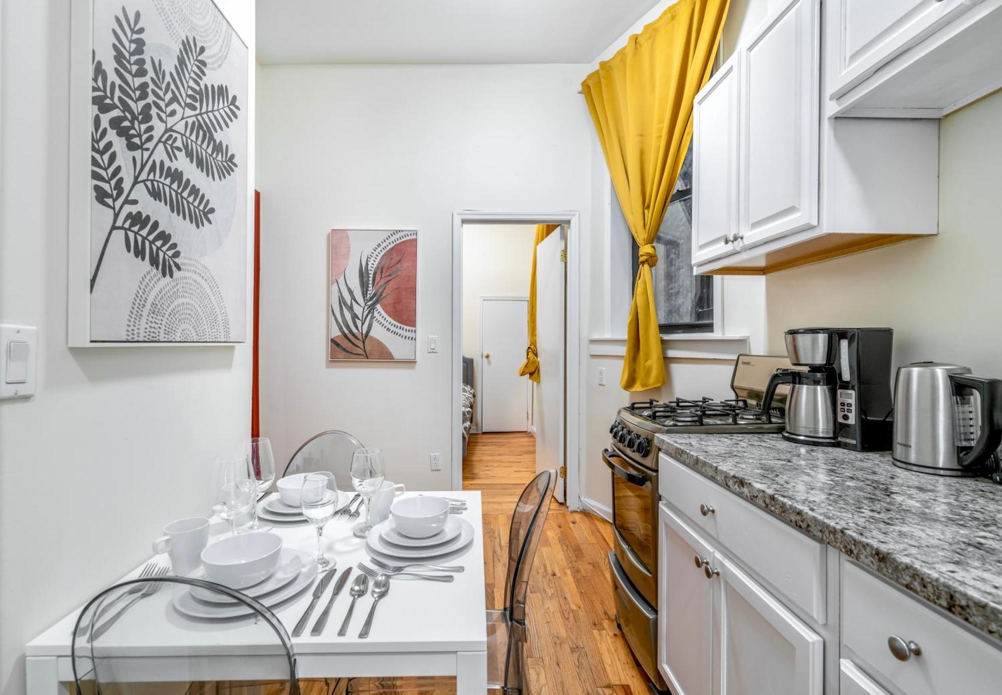 2 Bedroom Hidden Upscale Oasis Ню Йорк Екстериор снимка